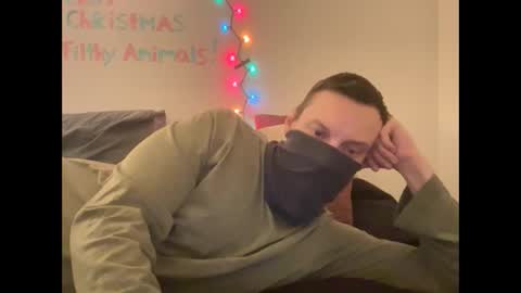 Snapshot of i_o_ro chatting on December 27, 2024, 7:18 am i o ro online show from December 27, 2024, 7:18 am