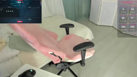 HiI am  EvaPVT is open  online show from February 24, 2025, 5:42 pm