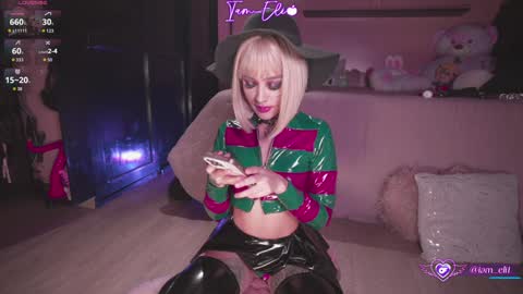       online show from October 17, 2025, 9:28 pm