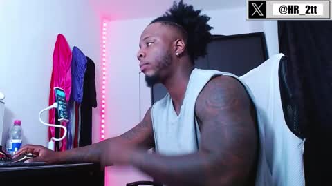 Mr H Independent model online show from December 5, 2024, 5:15 am