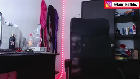 Mr H Independent model online show from February 9, 2025, 5:40 am