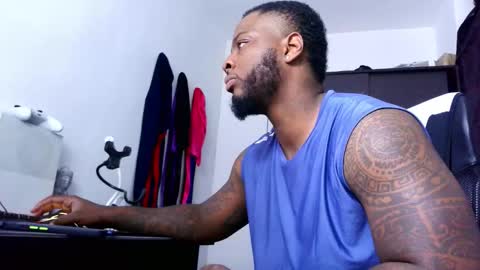 Mr H Independent model online show from November 5, 2025, 3:39 am