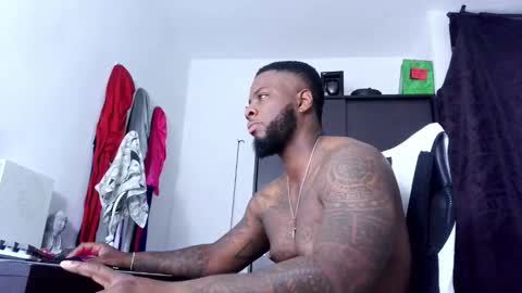 Mr H Independent model online show from December 19, 2025, 3:35 am