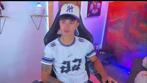 Light online show from September 25, 2025, 1:42 am