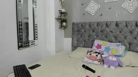 iam_mai online show from January 17, 2025, 1:36 am