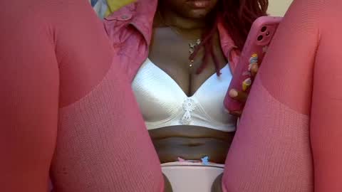 Snapshot of iam_nisa chatting on July 14, 2026, 7:57 am iam_nisa online show from July 14, 2026, 7:57 am