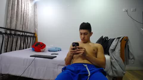 iam_yourbabyprincess_xd online show from February 18, 2025, 4:48 am