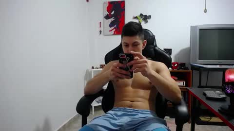 iam_yourbabyprincess_xd online show from November 3, 2025, 6:25 am