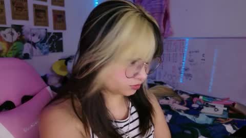 Snapshot of iam_zoechan chatting on April 26, 2026, 9:01 pm Zoe 3 online show from April 26, 2026, 9:01 pm