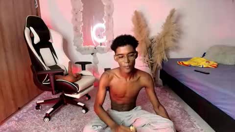 Snapshot of iamandrey_ chatting on June 27, 2026, 11:43 pm iamandrey_ online show from June 27, 2026, 11:43 pm