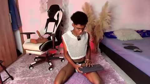 Snapshot of iamandrey_ chatting on July 17, 2026, 12:06 am iamandrey_ online show from July 17, 2026, 12:06 am