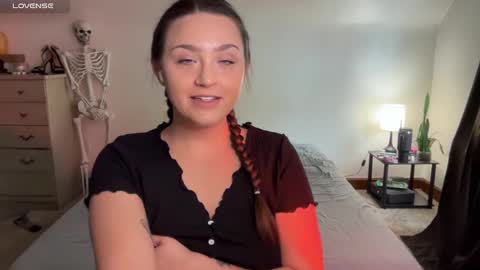 Crystal online show from January 12, 2025, 5:44 pm