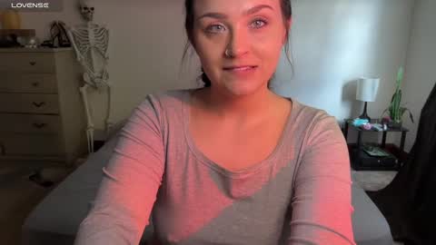 Crystal online show from January 13, 2025, 5:44 pm