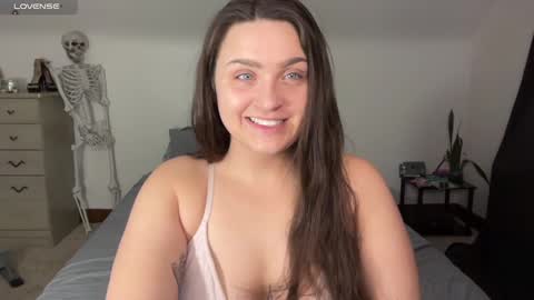 Crystal online show from February 19, 2025, 4:55 am