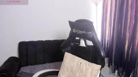 Dylan  independent model  online show from March 1, 2026, 4:53 pm