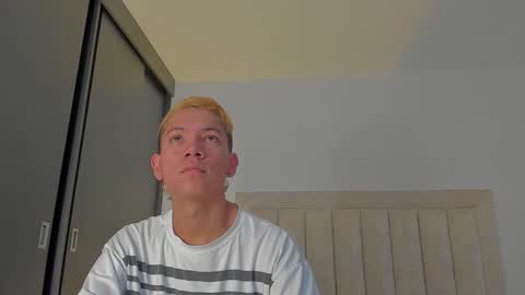 Juliiiiian online show from November 7, 2025, 11:10 am