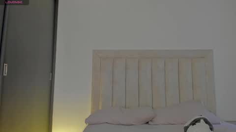 Juliiiiian online show from December 3, 2025, 12:03 pm