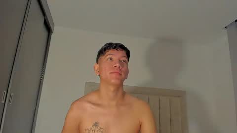 Snapshot of iamjulian_ chatting on April 30, 2026, 11:16 am Juliiiiian online show from April 30, 2026, 11:16 am