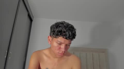 Snapshot of iamjulian_ chatting on June 5, 2026, 11:05 am Juliiiiian online show from June 5, 2026, 11:05 am