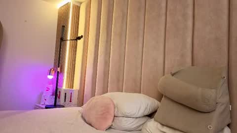 Nyxy online show from April 22, 2026, 1:01 pm