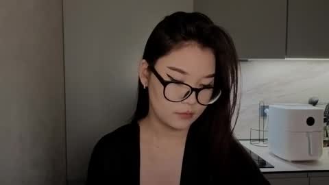 iamyuki_ online show from December 21, 2025, 10:22 am