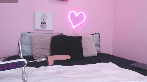 IAN CASTILLO online show from January 2, 2025, 11:20 am