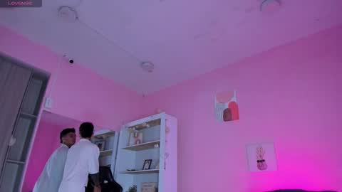 IAN CASTILLO online show from November 5, 2025, 11:10 am