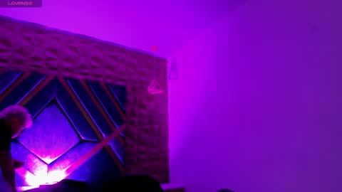 IAN CASTILLO online show from February 2, 2026, 11:20 am