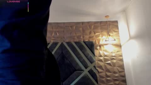 IAN CASTILLO online show from March 28, 2026, 11:10 am