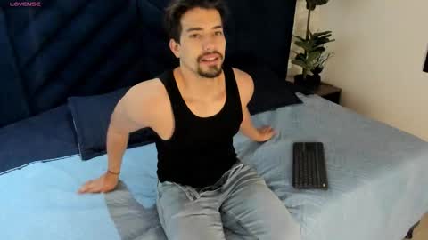 Ian Davis online show from September 21, 2025, 11:45 am