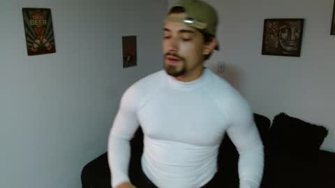 Ian Davis online show from November 7, 2025, 3:28 am