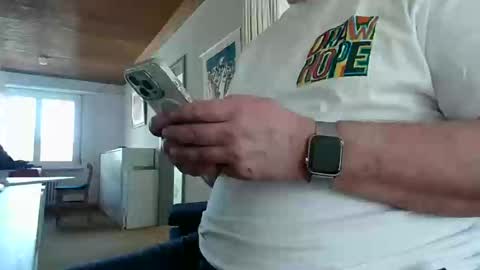 iandy12 online show from March 9, 2025, 10:52 am