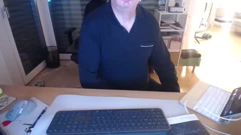 iandy12 online show from April 26, 2026, 9:45 pm