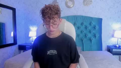 ian  online show from November 12, 2025, 4:46 am