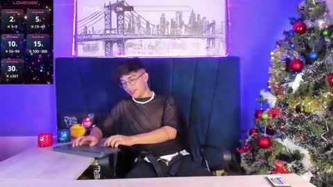 Andrew online show from December 13, 2024, 8:51 am