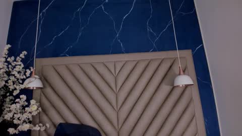 ibbie_ online show from October 8, 2025, 12:25 pm