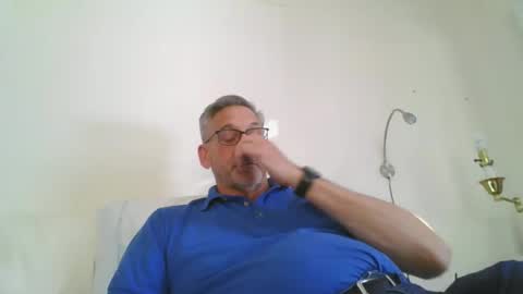 icanhelpu43 online show from January 15, 2025, 8:16 pm