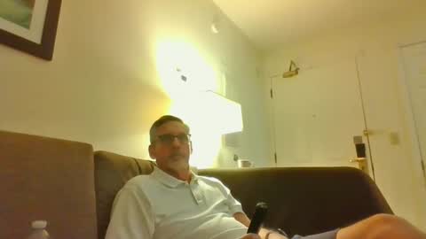 icanhelpu43 online show from February 5, 2025, 2:19 am