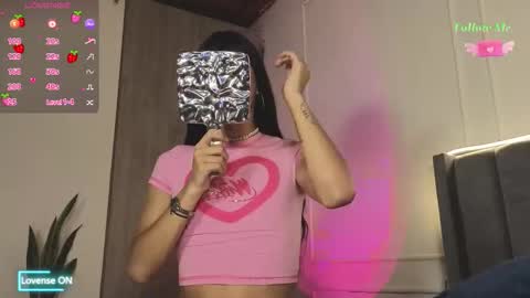 Crystall online show from November 4, 2025, 6:07 pm