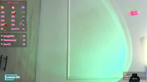 Crystall online show from November 7, 2025, 2:28 pm