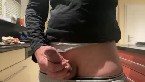 icebang0 online show from December 12, 2024, 7:04 pm