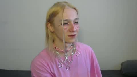 Jade online show from April 6, 2026, 12:28 pm