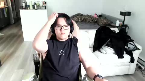 icecreampuff0 online show from May 13, 2026, 8:06 pm