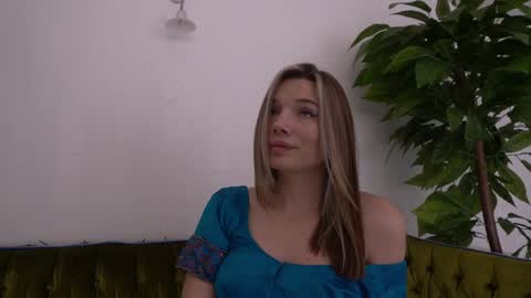 Danielle online show from January 31, 2025, 2:39 pm