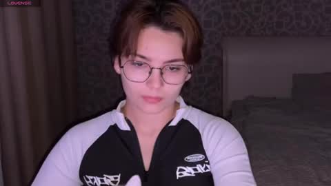 Ksenia online show from November 12, 2025, 3:23 pm