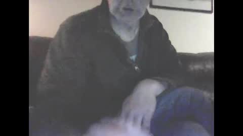 Snapshot of icemandude chatting on April 25, 2026, 9:45 pm icemandude online show from April 25, 2026, 9:45 pm
