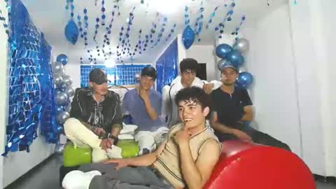 THOMAS AND DAMIAND online show from February 6, 2025, 5:30 pm