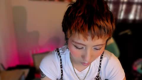 Natalia online show from May 3, 2026, 9:10 pm