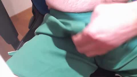 Snapshot of icky_thumps chatting on November 6, 2025, 8:21 pm icky_thumps online show from November 6, 2025, 8:21 pm