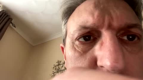 icums4u online show from December 4, 2024, 12:58 pm